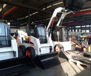 Test de performance en conditions réelles lors d'une visite chez un client italien : surmonter facilement une fosse de 2 mètres de profondeur et une pente de 45 °