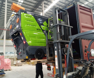 Mise à jour de l'expédition : une balayeuse expédiée à Mumbai, en Inde, avec un emballage de protection complet